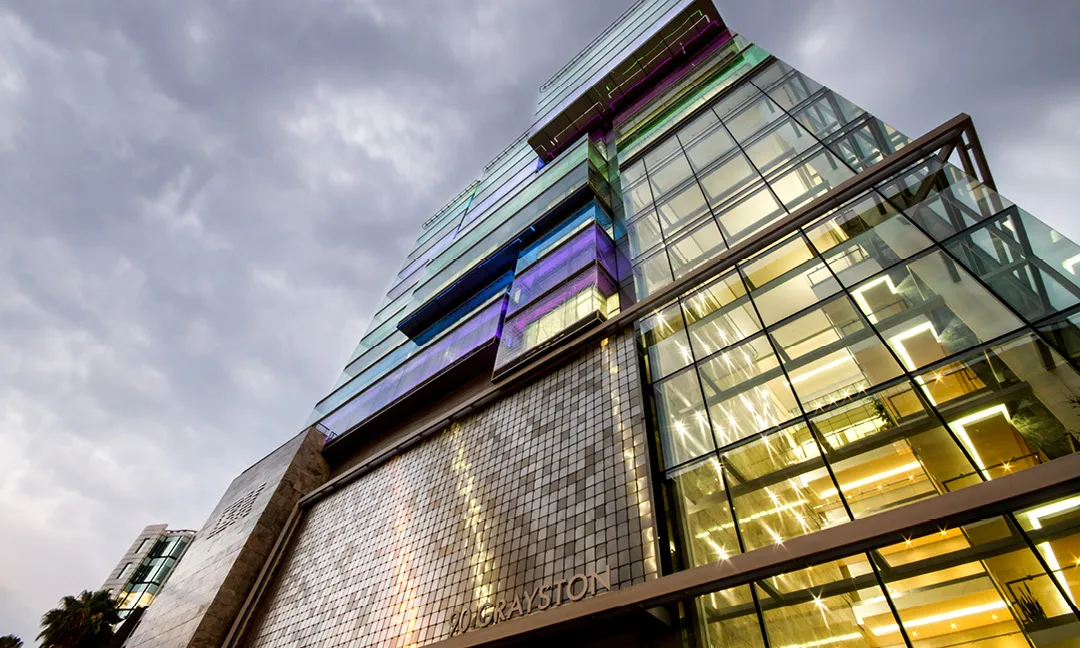 Redefine Properties photo 2