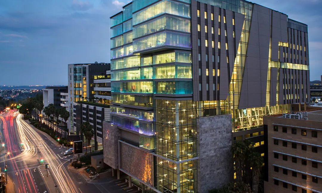 Redefine Properties photo 8