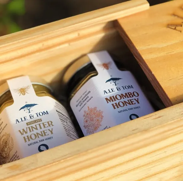 A.LE & TOM Natural Products logo
