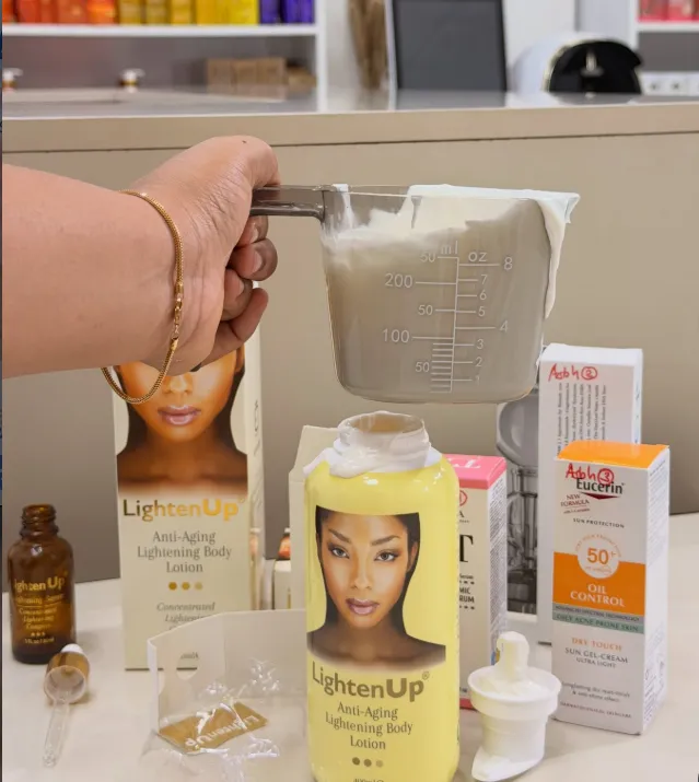 DENOSH COSMETICS STORE logo